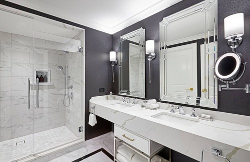 The Loop Hotel | Explore The LaSalle Chicago: Top-Rated 4-Star Retreat
