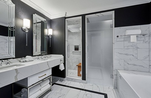 The Loop Hotel | Explore The LaSalle Chicago: Top-Rated 4-Star Retreat