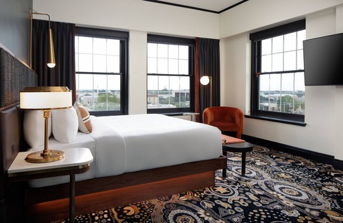 Downtown Hotel | Experience The Lasalle Hotel: Family-Friendly Getaway