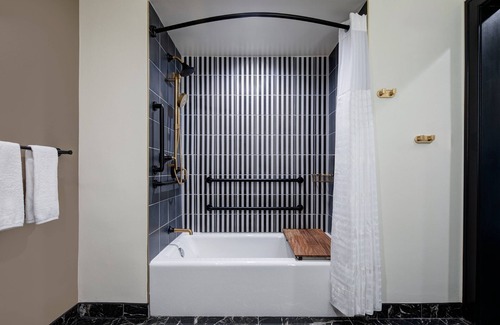 Downtown Hotel | Experience The Lasalle Hotel: Family-Friendly Getaway