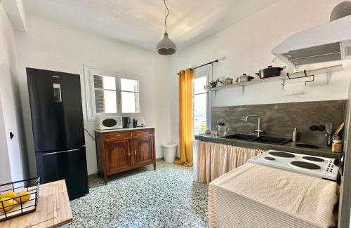 Argostoli Town Apartment | Experience The Lassis 15 House: Oceanfront Bliss Awaits
