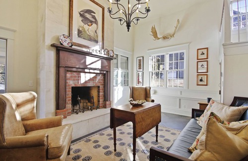 Arrow Rock House | Top-Rated Family Retreat at The Latch House Arrow Rock