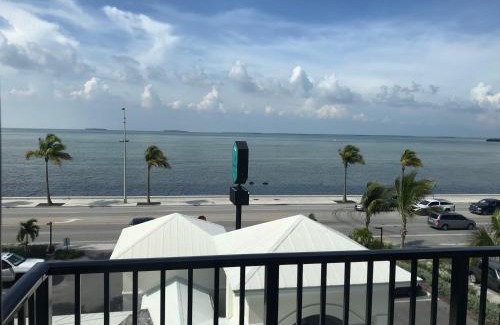 New Town Hotel | Exquisite Oceanfront Retreat at The Laureate Key West