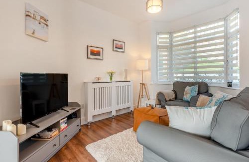 Goodwick House | Family-Friendly Stays at The Laurels Hotel
