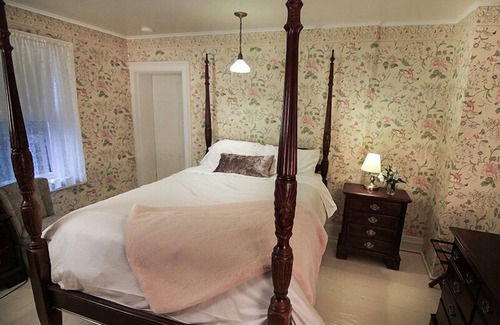 Penn Yan Bed & Breakfast | Discover The Laurentide Inn: Guest Rated 9.8, Family-Friendly