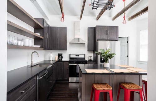Radcliffeborough Apartment | Experience The Lawrence Suite: Pet Friendly & Family Ready!