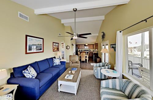 City-by-the Sea House | The Lazy Bay