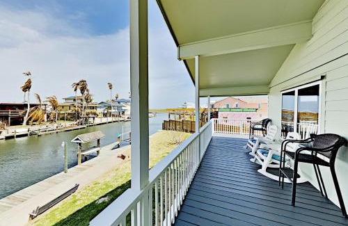 City-by-the Sea House | The Lazy Bay