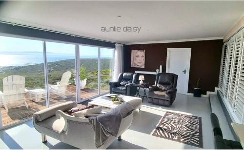 St. Helena Bay Apartment | Budget-Friendly Retreat at The Lazy Daisies – Pet Friendly!