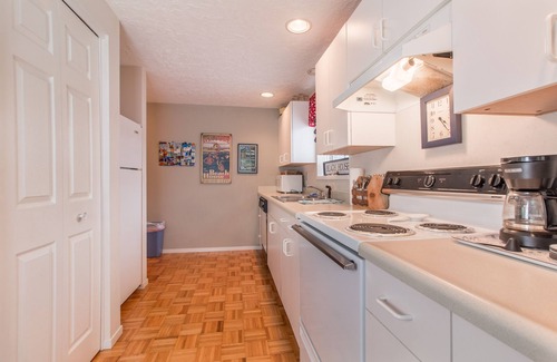Tierra Del Mar House | Relax at The Lazy Dragon #147 - Beach Walk & Pet Friendly