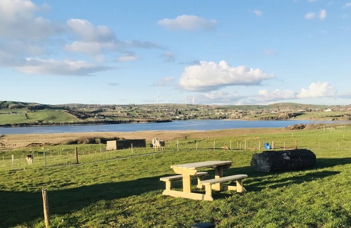 Ballyshannon House | Cozy Lazy Llama Shepherd Hut Farm Stay with Breakfast Included