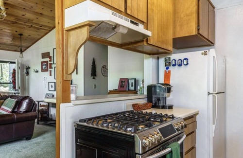 Cold Springs Cabin | Relaxing Retreat at The Lazy Lodge Cabin with Lake Views