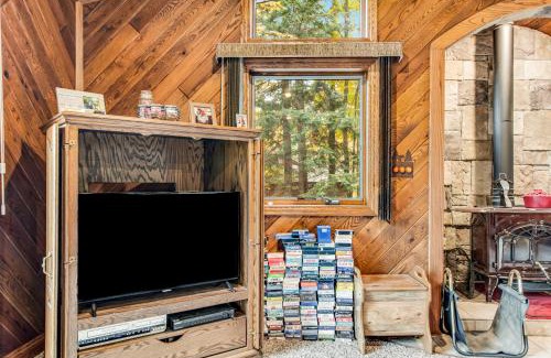 Lac du Flambeau House | Experience Family-Friendly Comfort at The Lazy Loon
