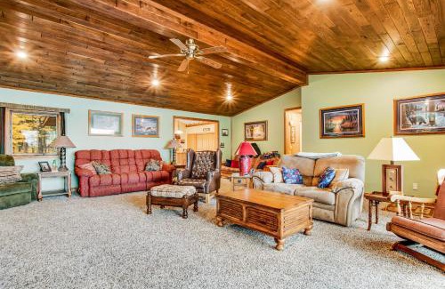 Lac du Flambeau House | Experience Family-Friendly Comfort at The Lazy Loon