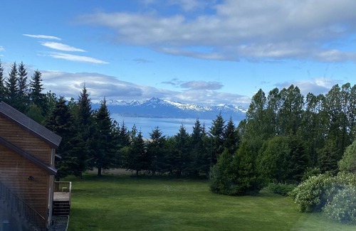 Homer Cabin | Experience The Lazy Moose at Hideaway Cabins - 9.8/10 Score
