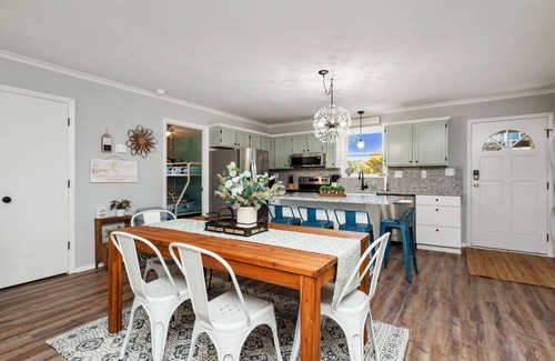 Yaupon Beach House | The Lazy Pelican: Short Walk to Beach with Ocean View
