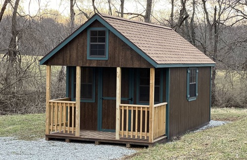 Dickerson Run Cabin | Cozy Cabin Getaway: The Lea in a Scenic Cow Pasture