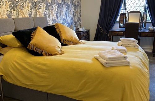 Cobham Hotel | Discover The Leather Bottle Ltd: Family-Friendly Retreat