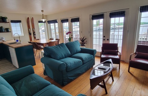 Alexandria Bay House | Experience The Ledges Resort: Family-Friendly & Poolside Fun
