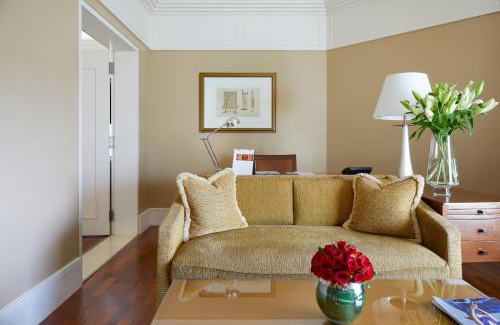Mumbai Hotel | Luxury Getaway at The Leela Mumbai with Oceanfront Views