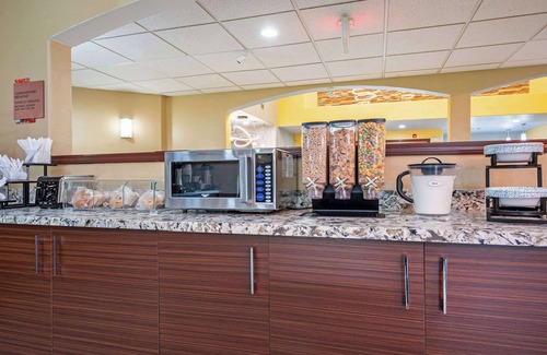 Lincoln Park Hotel | Eco-Friendly Getaway at The Leo Collection Detroit Hotel