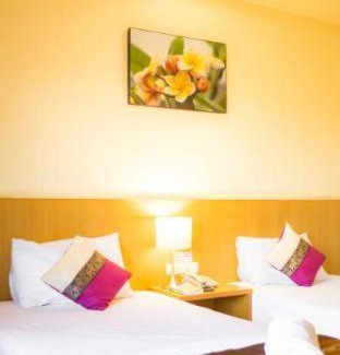 Phunphin Hotel | Relax at The Lephant Hotel: Spa, Restaurant & Family-Friendly