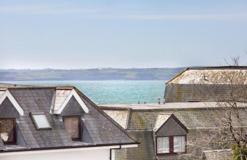 Maenporth Hotel | Discover The Lerryn: Pet-Friendly Stay with Great Amenities