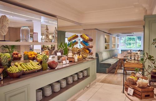 Euston Hotel | Discover The Level at Melia White House: Family-Friendly Retreat