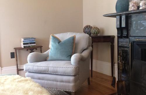 Souris Bed & Breakfast | Discover The Library Inn: Family-Friendly Retreat Awaits