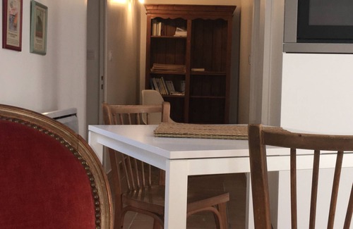 Honfleur Apartment | Stylish Lieutenance in Honfleur Center with Ocean View