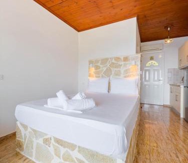 Limnionas House | Elegant Oceanfront Retreat at The Life Suites with Breakfast