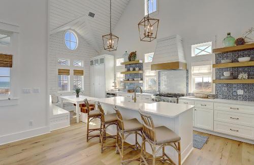 Port Aransas House | Experience The Lighthouse 328 COA with Private Pool Access
