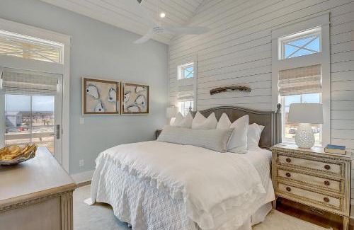 Port Aransas House | Experience The Lighthouse 328 COA with Private Pool Access