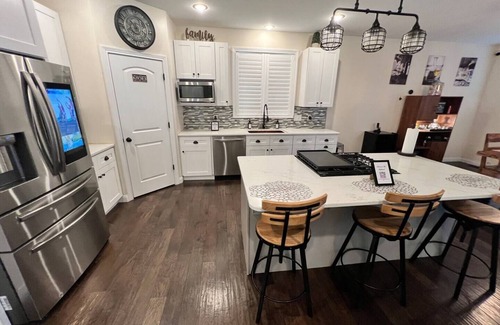 Terre Haute House | Elegant Lighthouse SmartHome with Family-Friendly Amenities