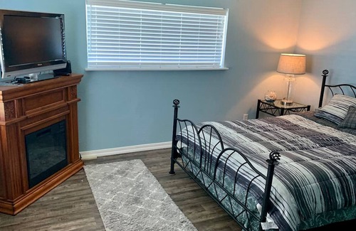 Boston Harbor House | Oceanfront Escape: The Lighthouse Room with Guest Rated 9.8