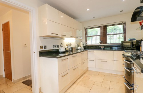 Darley Dale Cottage | The Lillies: Family-Friendly Retreat with Garden in Bakewell