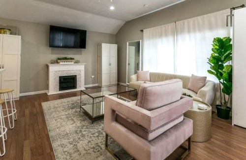 Sylvan Beach Apartment | Elegance Awaits at The Lilly Pad in Sylvan Beach