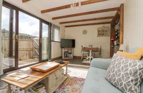 Carnbrea House | Experience Elegance at The Lily Pad - Rated 9.6/10
