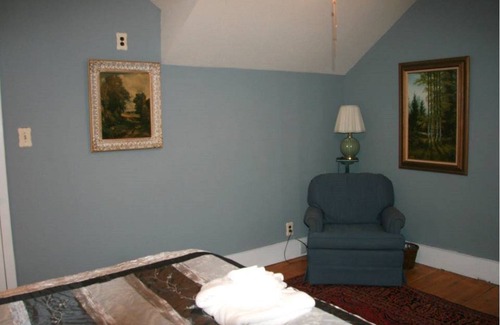 Ortonville House | Cozy Retreat at The Lincoln House in Ortonville