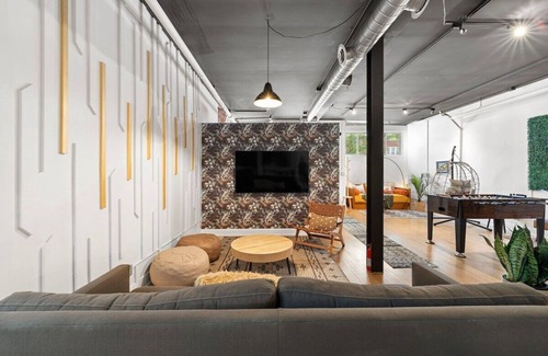 Lincoln Square Apartment | Discover The Lincoln Square Hideaway: Family-Friendly Retreat