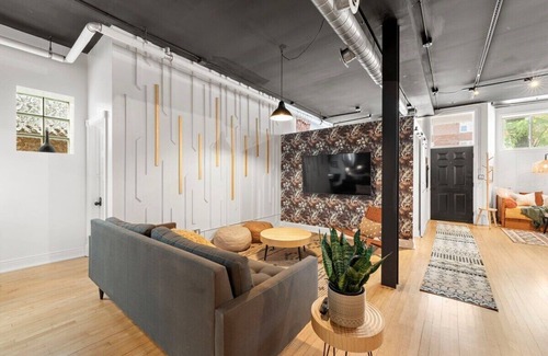 Lincoln Square Apartment | Discover The Lincoln Square Hideaway: Family-Friendly Retreat