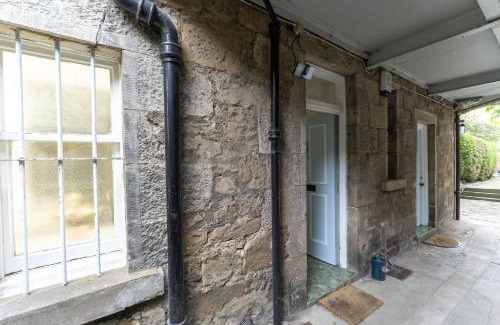 Stirling House | Experience The Lindsay House: Guest Rated 9.8/10 Stay