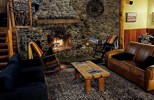 Murphy Hotel | Top-Rated Lindsay Lodge & Restaurant with Spa and Dining