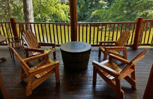 Murphy Hotel | Discover The Lindsay Lodge: Pet-Friendly Family Retreat