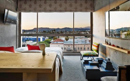 Wilshire Center Hotel | Discover The LINE Hotel LA: Pet-Friendly & Pool Access