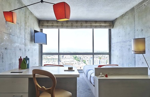 Wilshire Center Hotel | Experience The LINE Hotel LA with Scenic Hollywood Views