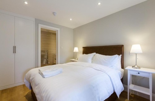 Richmond-upon-Thames Hotel | Discover Family-Friendly Comfort at The Lion Gate Mews