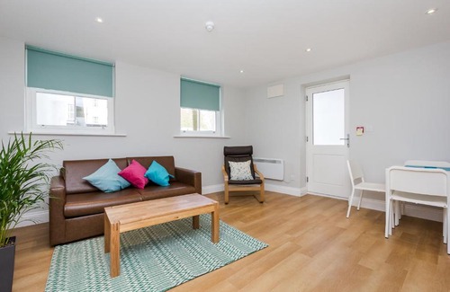 Richmond-upon-Thames Hotel | Discover Family-Friendly Comfort at The Lion Gate Mews