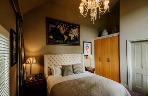 Chelmsford Hotel | Discover The Lion Inn: Rated 9.2 with Family-Friendly Amenities