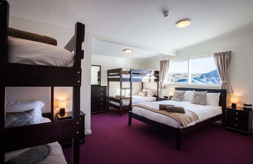 Smiggin Holes Bed & Breakfast | Discover The Lions Lair: Rated 9.8 with Family-Friendly Perks